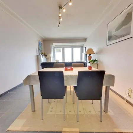 In With Sea View Apartament